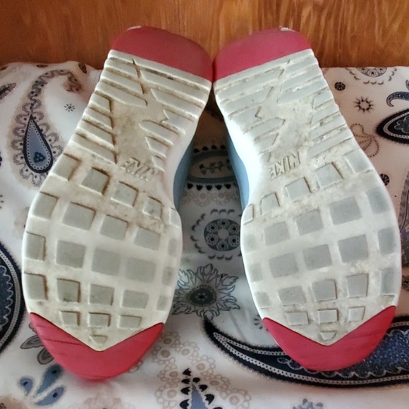 NIKE - Picture 6 of 8